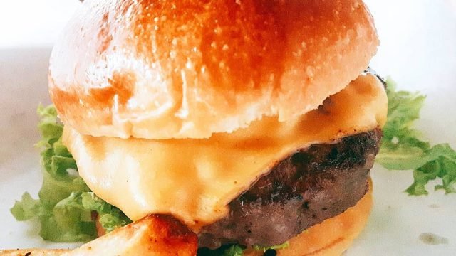 مطعم ريل فيل برجر-RV Burger  (الأسعار + المنيو + الموقع)