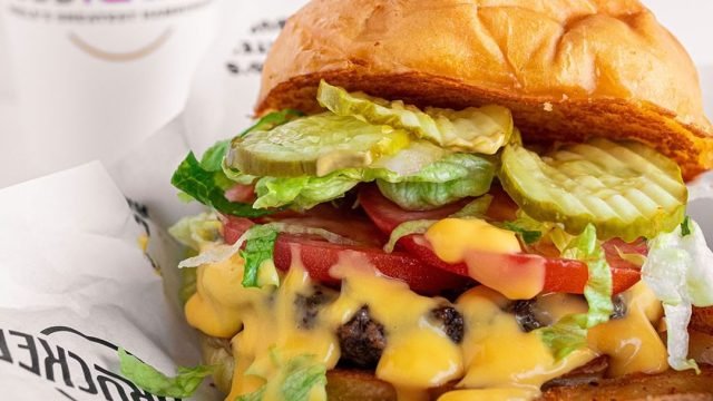 مطعم فدركرز  fuddruckers(الأسعار + المنيو + الموقع)