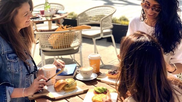 أفضل كافيهات الكويت  (الأسعار + المنيو + الموقع)