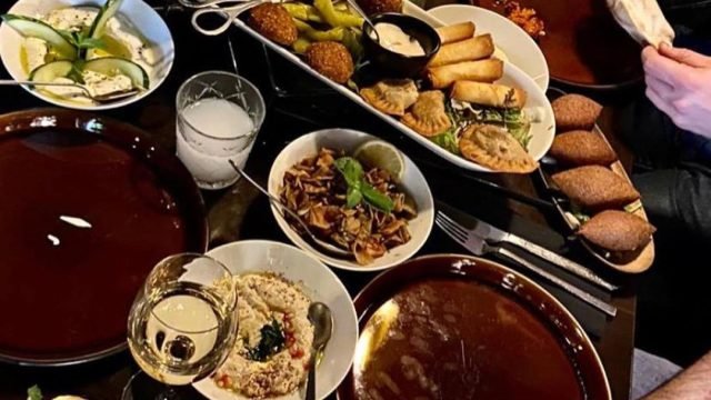 مطعم فينيقيا feniqia   (الاسعار+المنيو+الموقع)