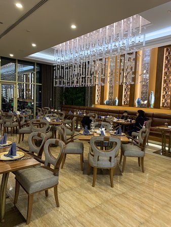 مطعم ريف فيش ماركت 
