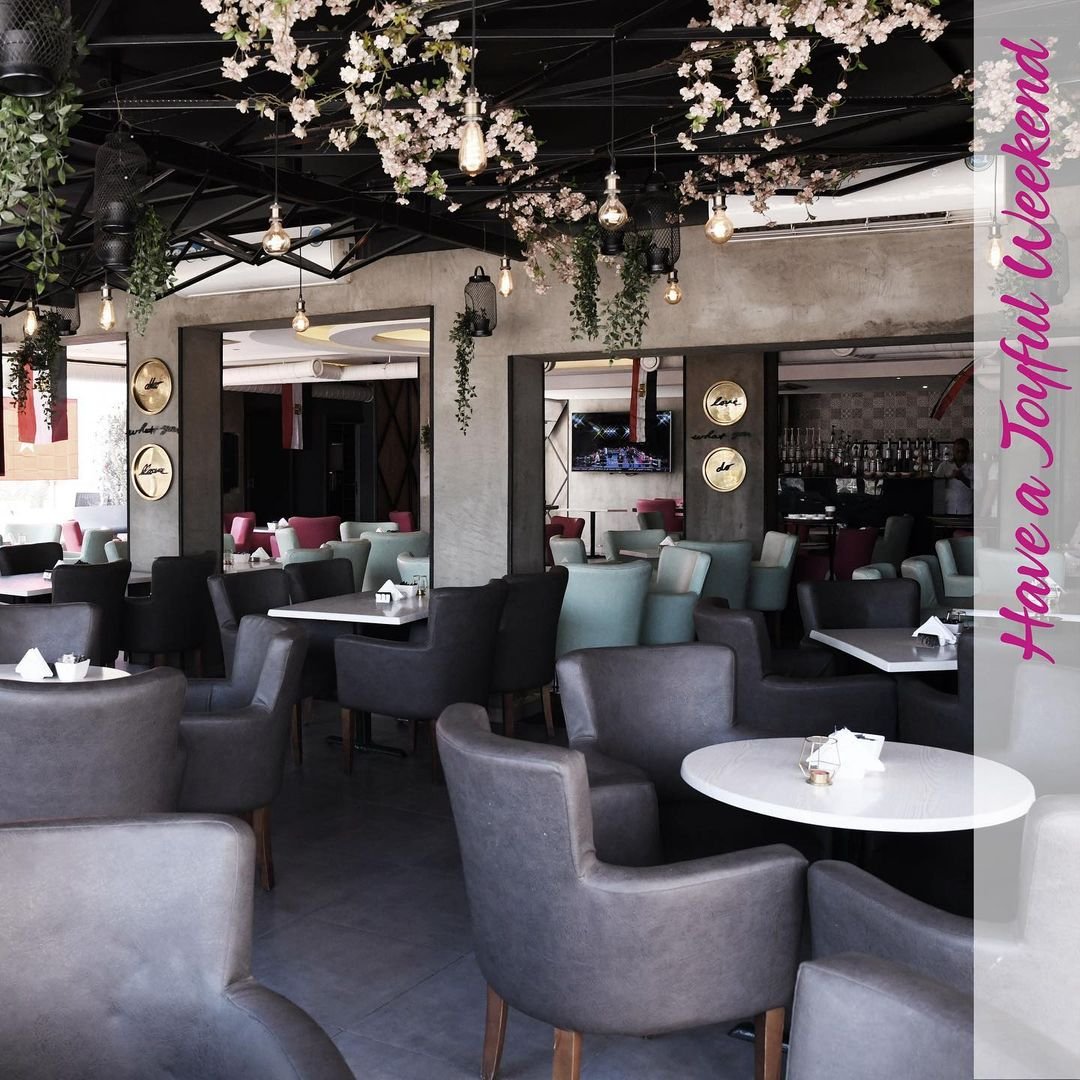 وايت كافيه WHITE Café & Restaurant (الاسعار+المنيو+الموقع)