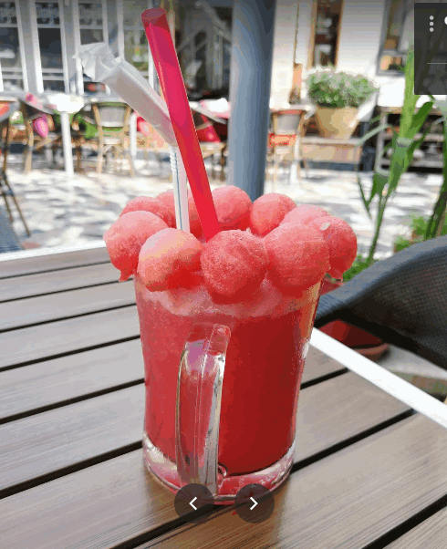 مقهى ومطعم شيزومعرض الفنونChaise Cafe & Art Gallery