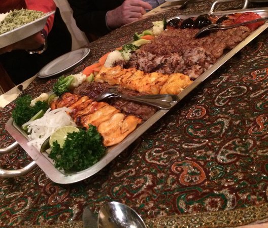 مطعم معجنات ومشويات الزبارية 