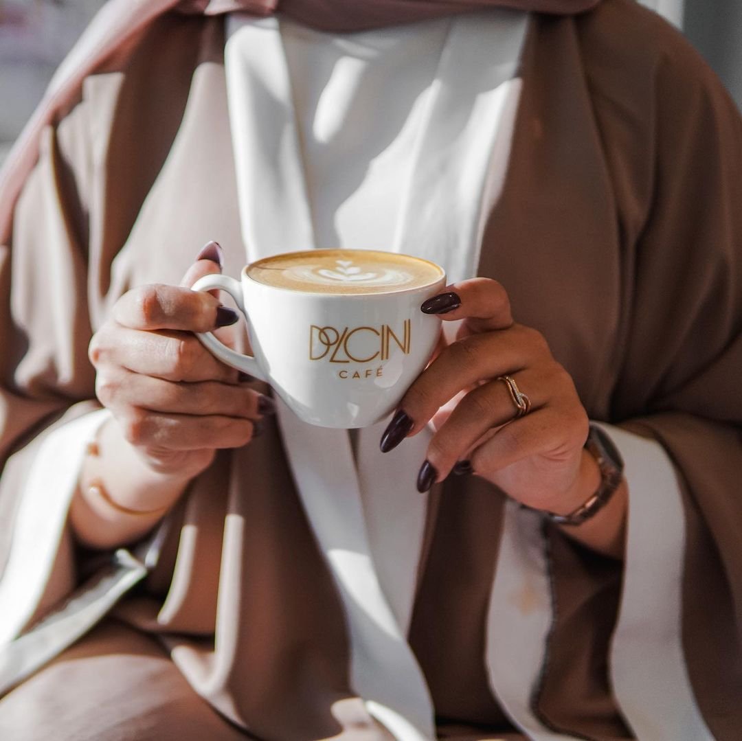 دولتـشـيني – DOLCINI CAFÉ (الأسعار + المنيو + الموقع)
