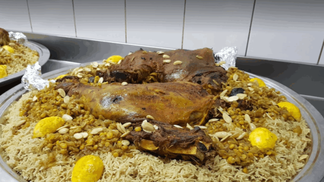 مطعم تيك اواي ( الأسعار + المنيو + الموقع )