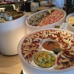 مطعم بحرين باي كيتشن 