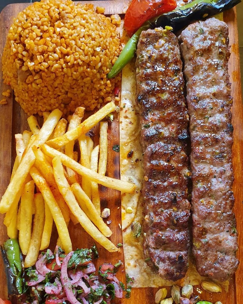 مطعم أدانا دونر