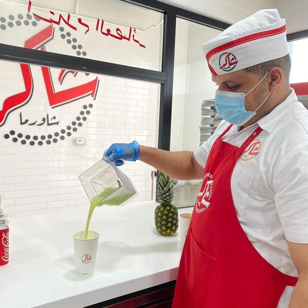 مطعم شاورما شاكر (الأسعار + المنيو + الموقع)