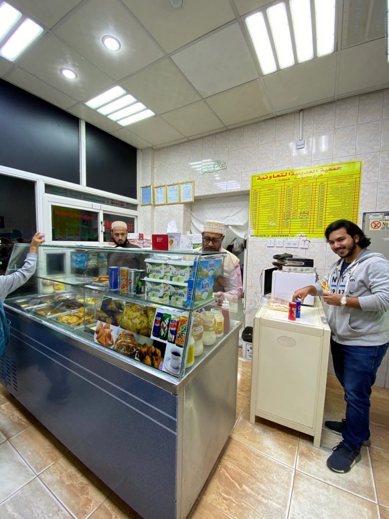 مطعم عباس العديلية الكويت