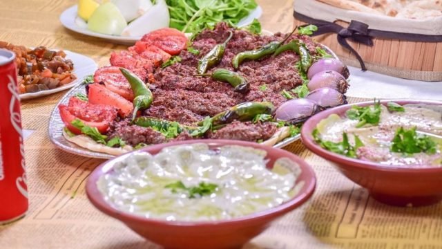 مطعم كباب أبو فاضل العراقي العارضية (الاسعار+المنيو+الموقع)