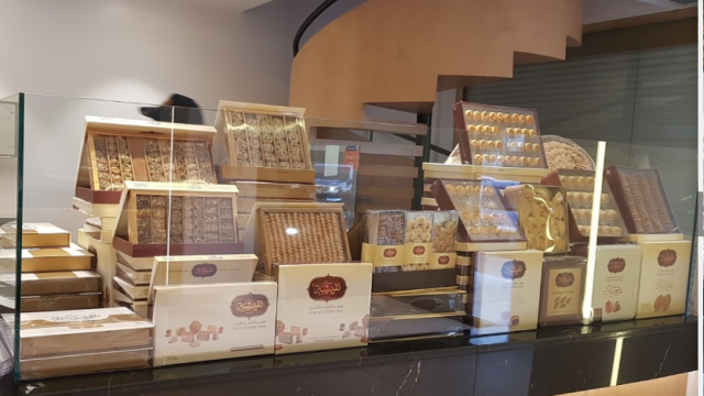 متجر حلويات نفيسة حولي (الاسعار +المنيو +الموقع)
