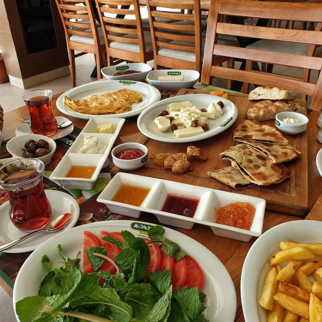 مطعم  كونيلى أحمد أوسطى