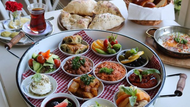 مطاعم تركية في البحرين ( الأسعار + المنيو + الموقع )